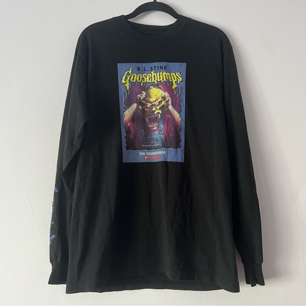 DumbGood Goosebumps “If Looks Could Kill” Graphic Tee Small